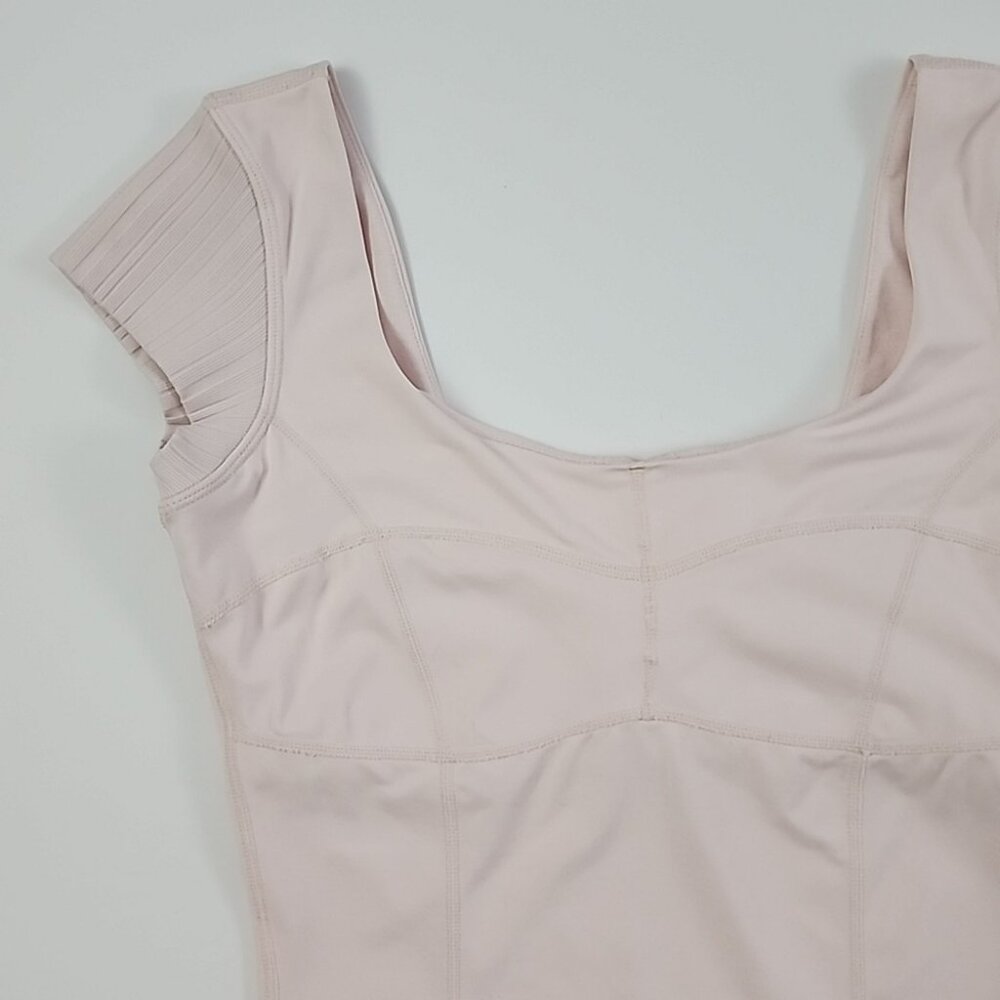 Lululemon Women's Light Pink Bodysuit Scooped Neckline Capped Sleeves Size Small - Picture 4 of 14